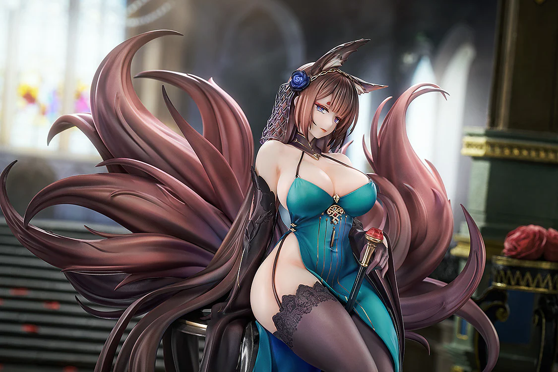 Azur Lane - Amagi: Throne of Fallen Petals Ver. 1/7 Scale Figure - Image 5