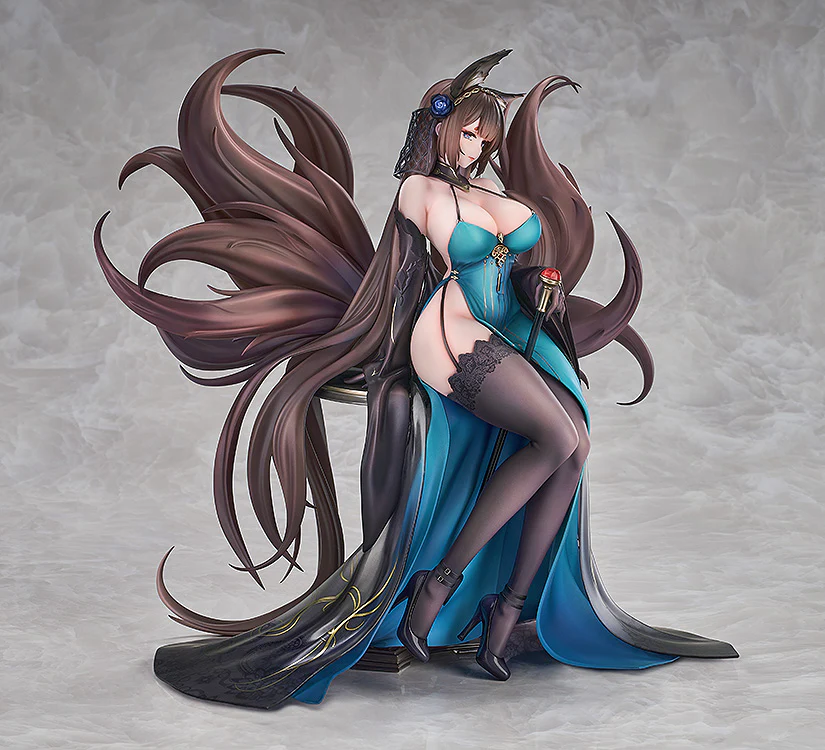 Azur Lane - Amagi: Throne of Fallen Petals Ver. 1/7 Scale Figure - Image 7