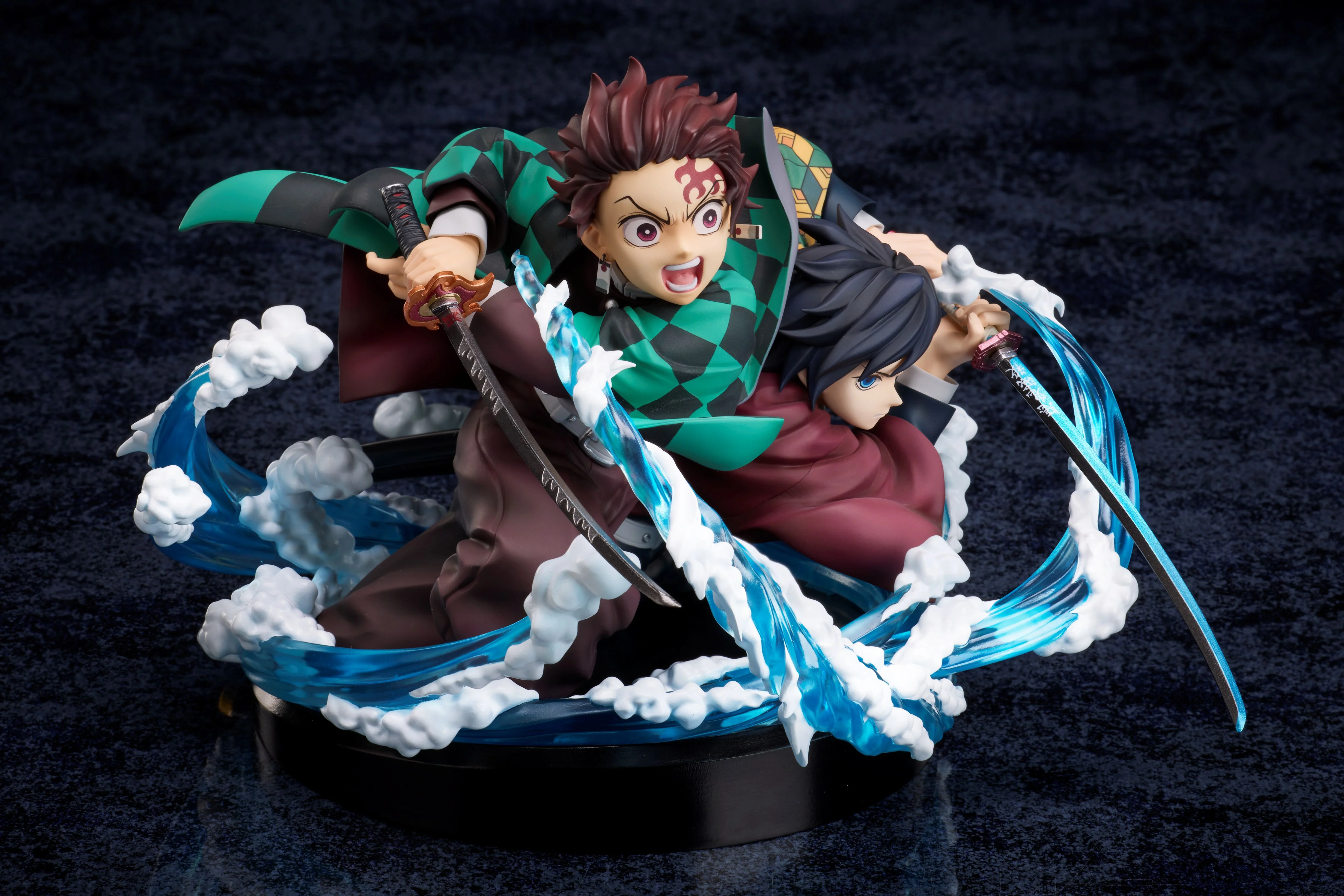 Demon Slayer: Kimetsu no Yaiba - Tanjiro & Giyuu non-scale figure - Image 2