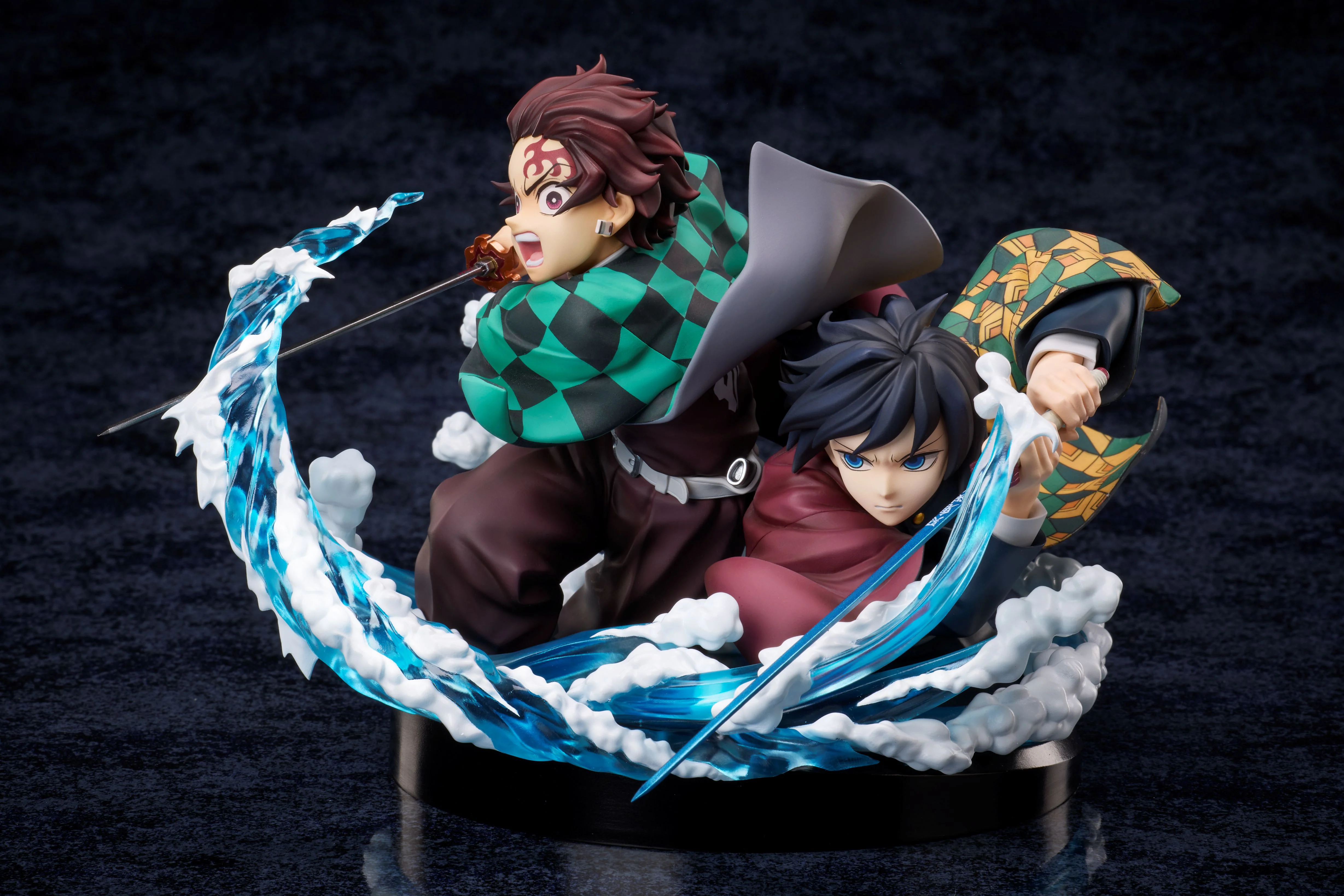 Demon Slayer: Kimetsu no Yaiba - Tanjiro & Giyuu non-scale figure - Image 3