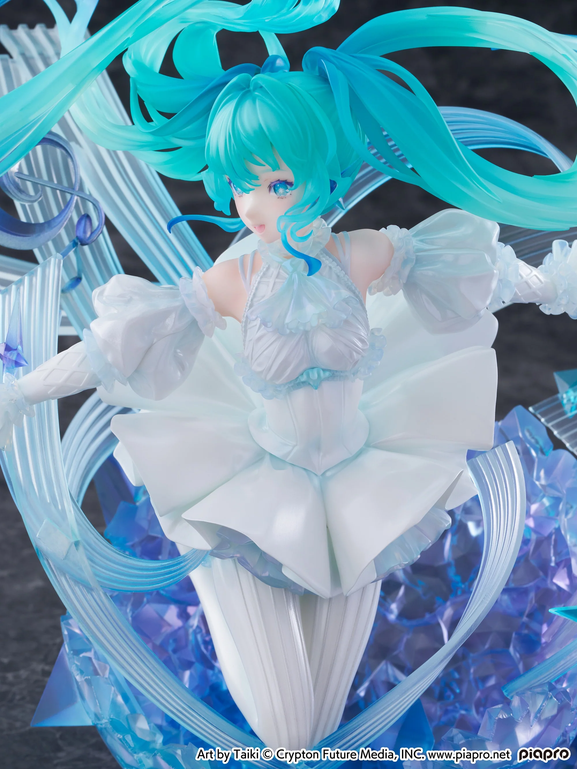 Hatsune Miku -Crystal Dress Ver. - 1/7 Scale Figure - Image 6